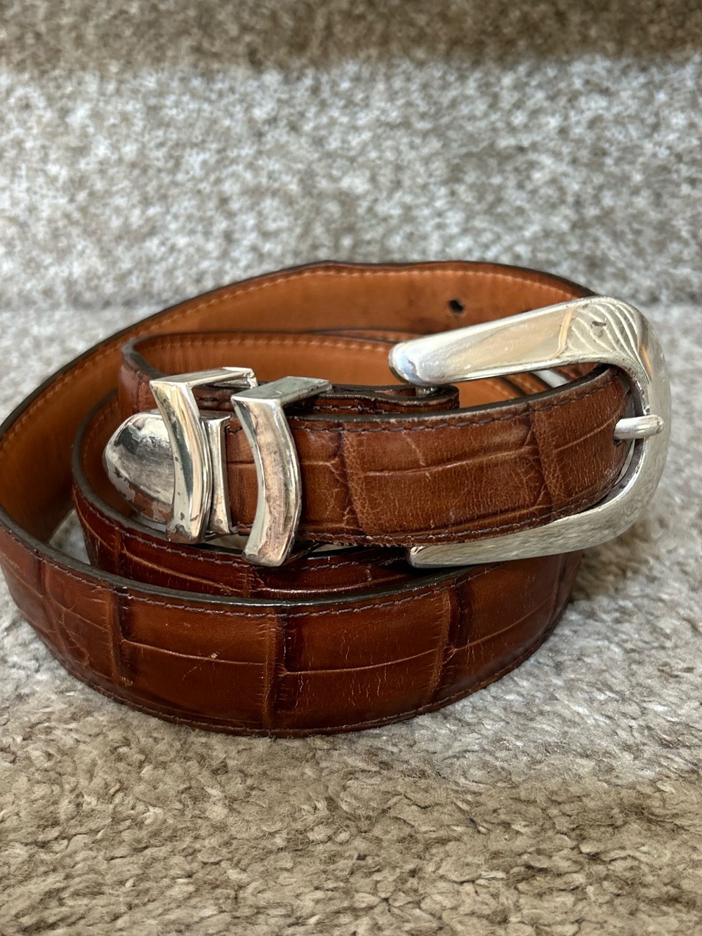 Onyx by Brighton Made in USA of calfskin leather belt w silver buckle. Western